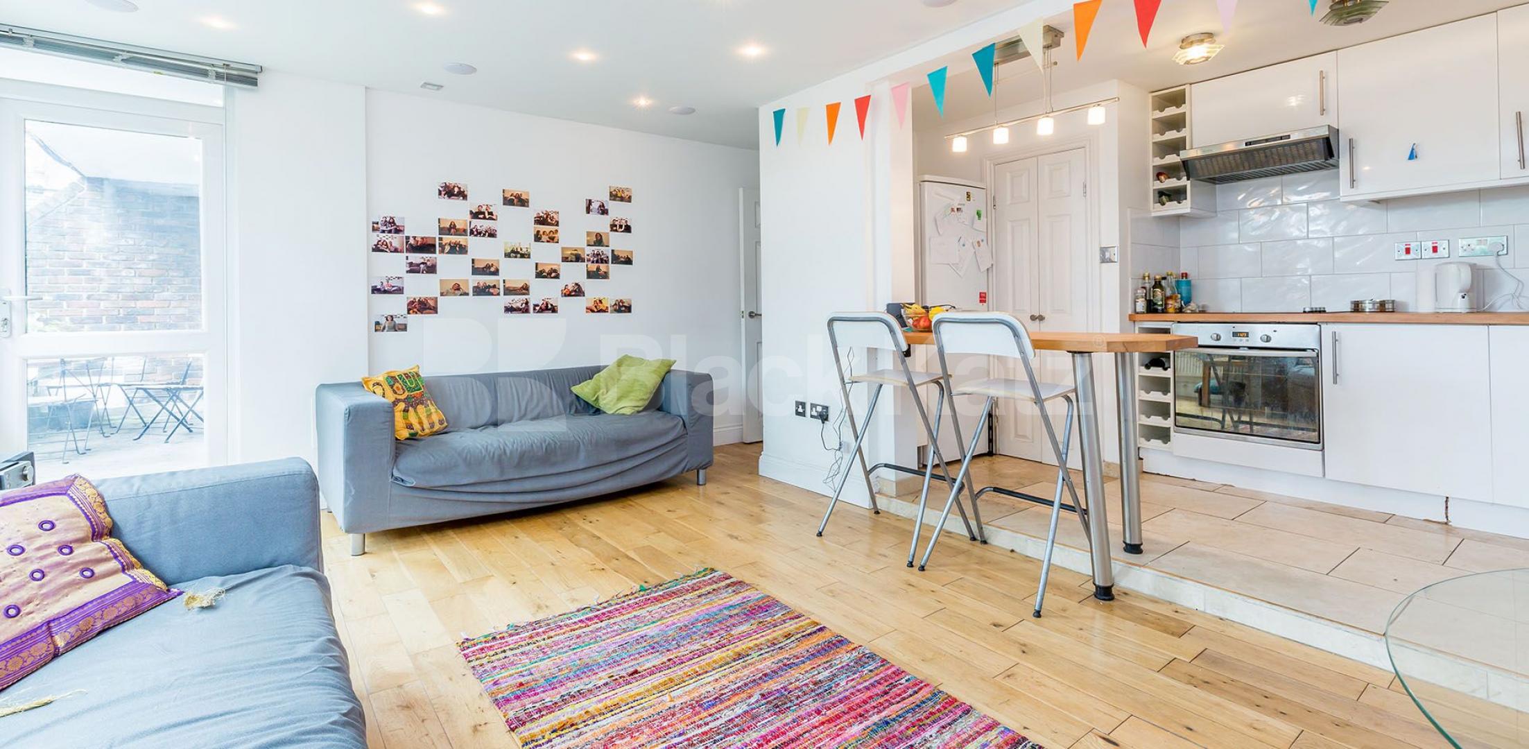 Modern three bed with big lounge wood floors and a modern kitchen & bathroom Kingsdown Road, Archway