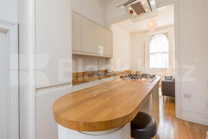 Stunning 3 bedroom with large terrace and garden in a zone 1 location Swinton Street, Kings Cross