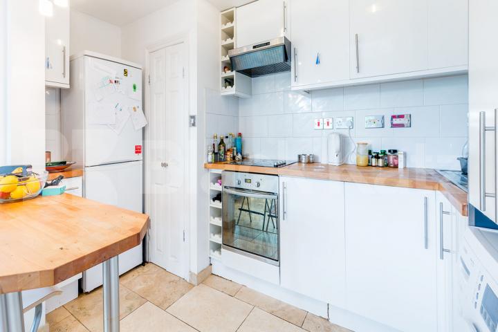 3 bed 2 bath property located within close proximity to Archway Kingsdown road, Archway