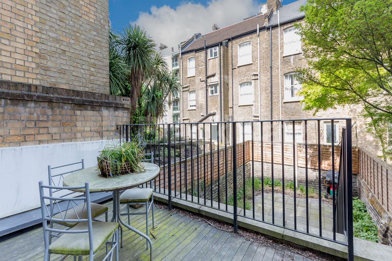 Stunning 3 bedroom with large terrace and garden in a zone 1 location Swinton Street, Kings Cross