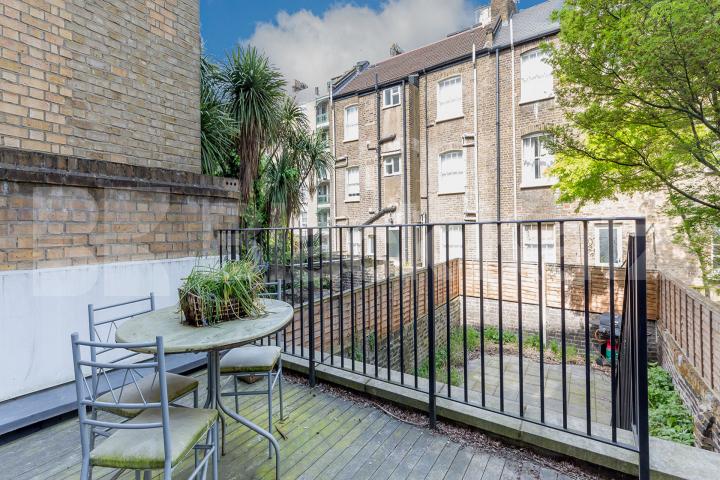 Stunning 3 bedroom with large terrace and garden in a zone 1 location Swinton Street, Kings Cross