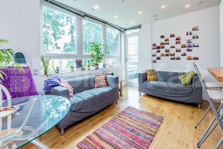 3 bed 2 bath property located within close proximity to Archway Kingsdown road, Archway