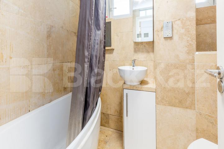 3 bed 2 bath property located within close proximity to Archway Kingsdown road, Archway