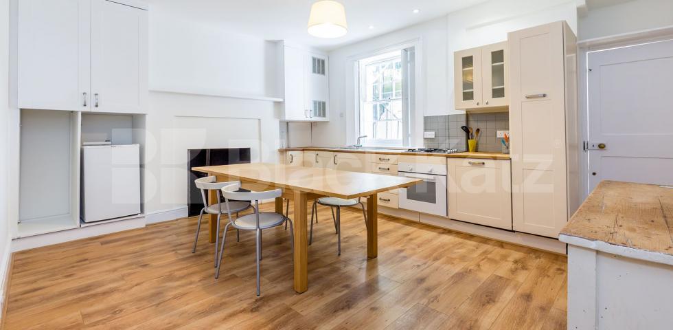 Bright and Stylish One-Bedroom Period Flat to Rent on Mornington Terrace Mornington Terrace, Camden / Regents Park 