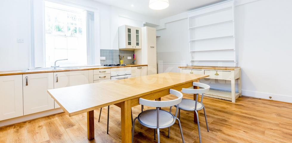 Bright and Stylish One-Bedroom Period Flat to Rent on Mornington Terrace Mornington Terrace, Camden / Regents Park 