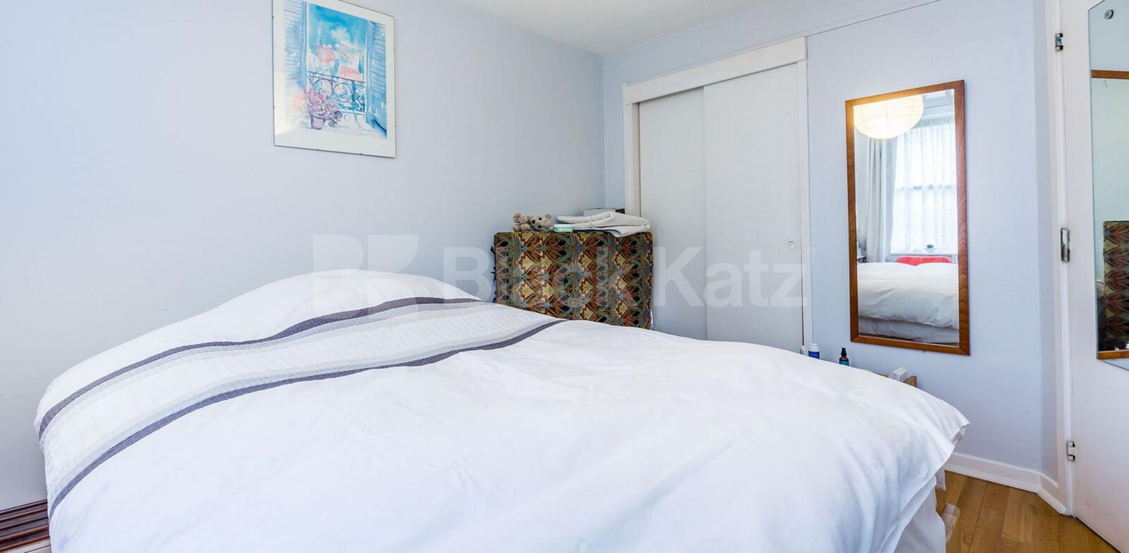 			2 Bedroom, 1 bath, 1 reception Apartment			 Victoria road, FINSBURY PARK