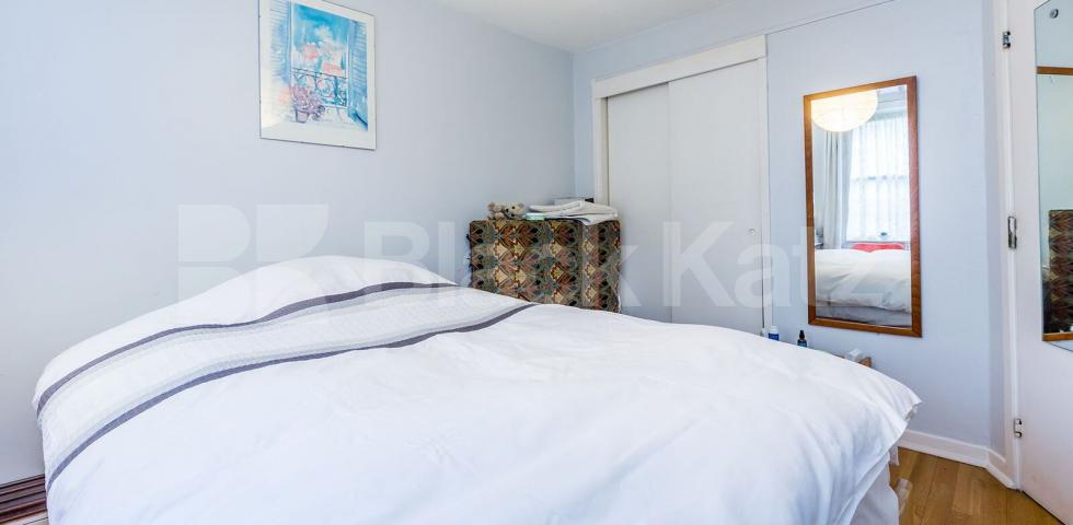 			2 Bedroom, 1 bath, 1 reception Apartment			 Victoria road, FINSBURY PARK