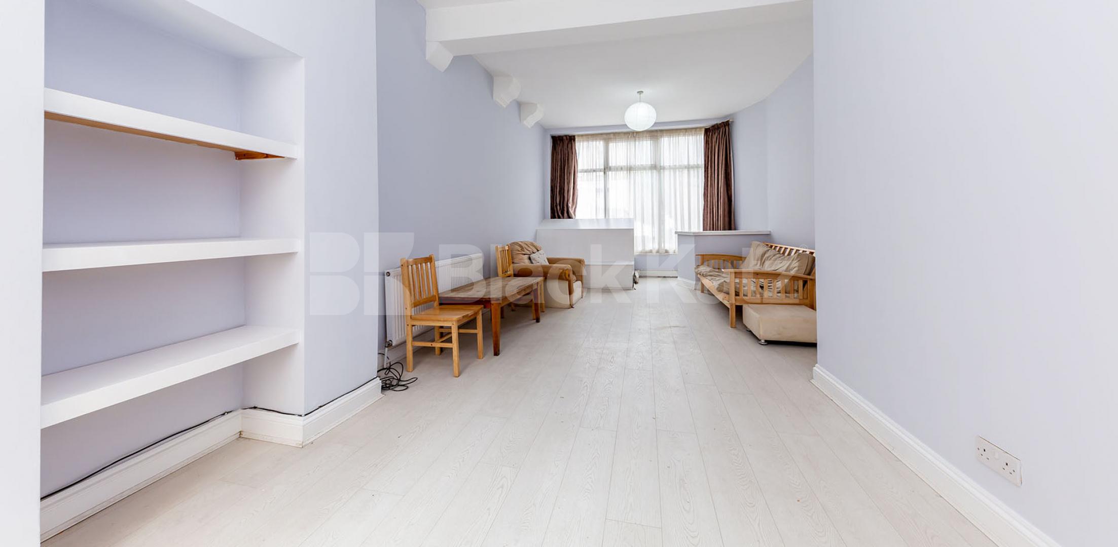 			GOOD FOR 4 SHARERS!, 3 Bedroom, 1 bath, 1 reception Apartment			 Newington Green Road, NEWINGTON GREEN-CANONBURY