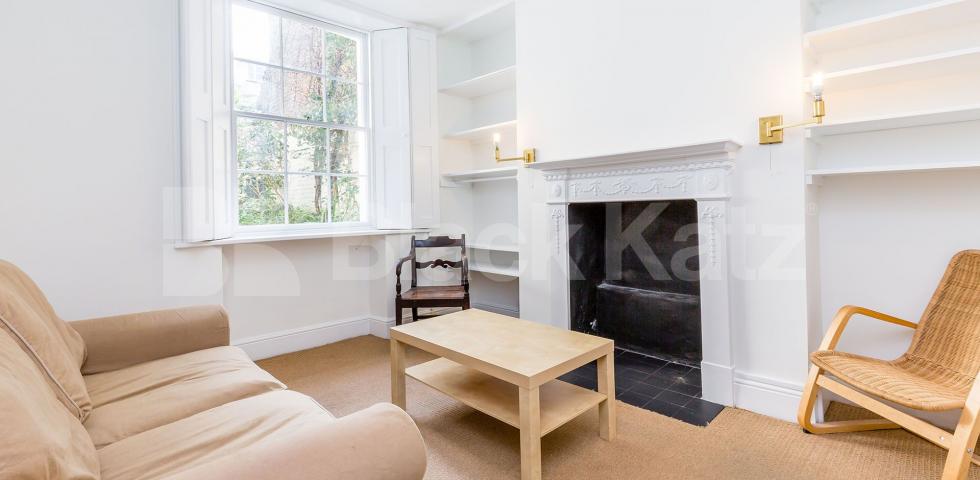 Bright and Stylish One-Bedroom Period Flat to Rent on Mornington Terrace Mornington Terrace, Camden / Regents Park 