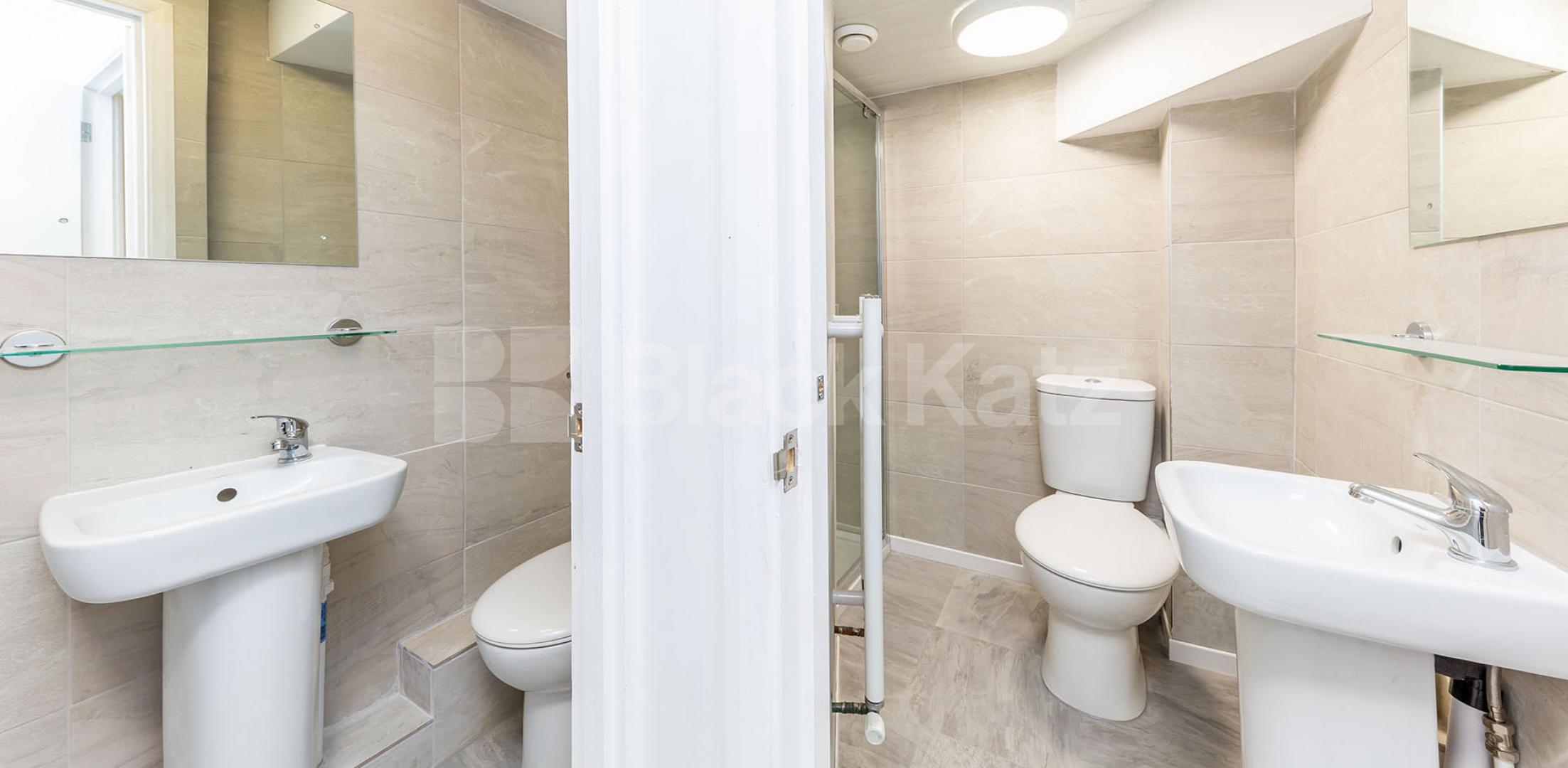 			GOOD FOR 4 SHARERS!, 3 Bedroom, 1 bath, 1 reception Apartment			 Newington Green Road, NEWINGTON GREEN-CANONBURY