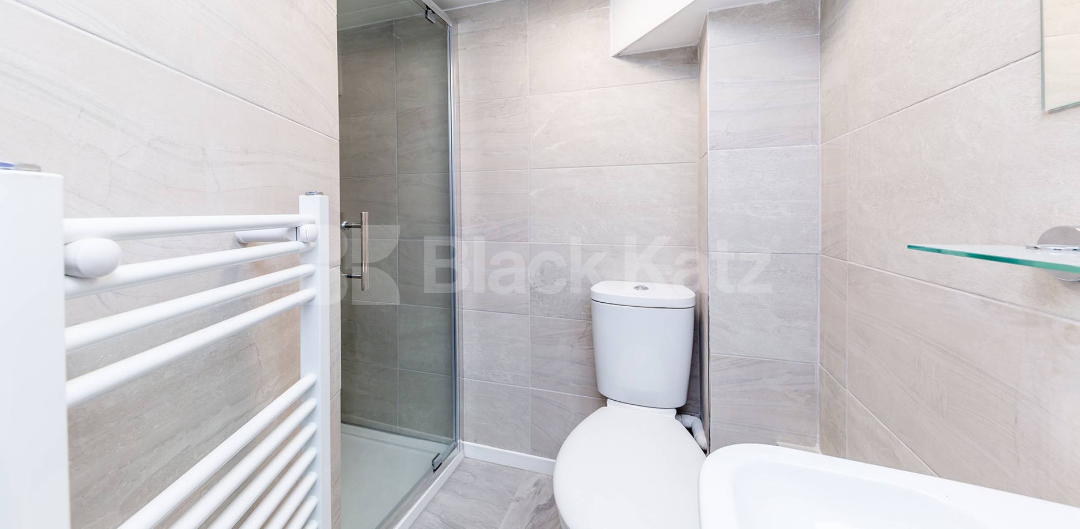 			GOOD FOR 4 SHARERS!, 3 Bedroom, 1 bath, 1 reception Apartment			 Newington Green Road, NEWINGTON GREEN-CANONBURY