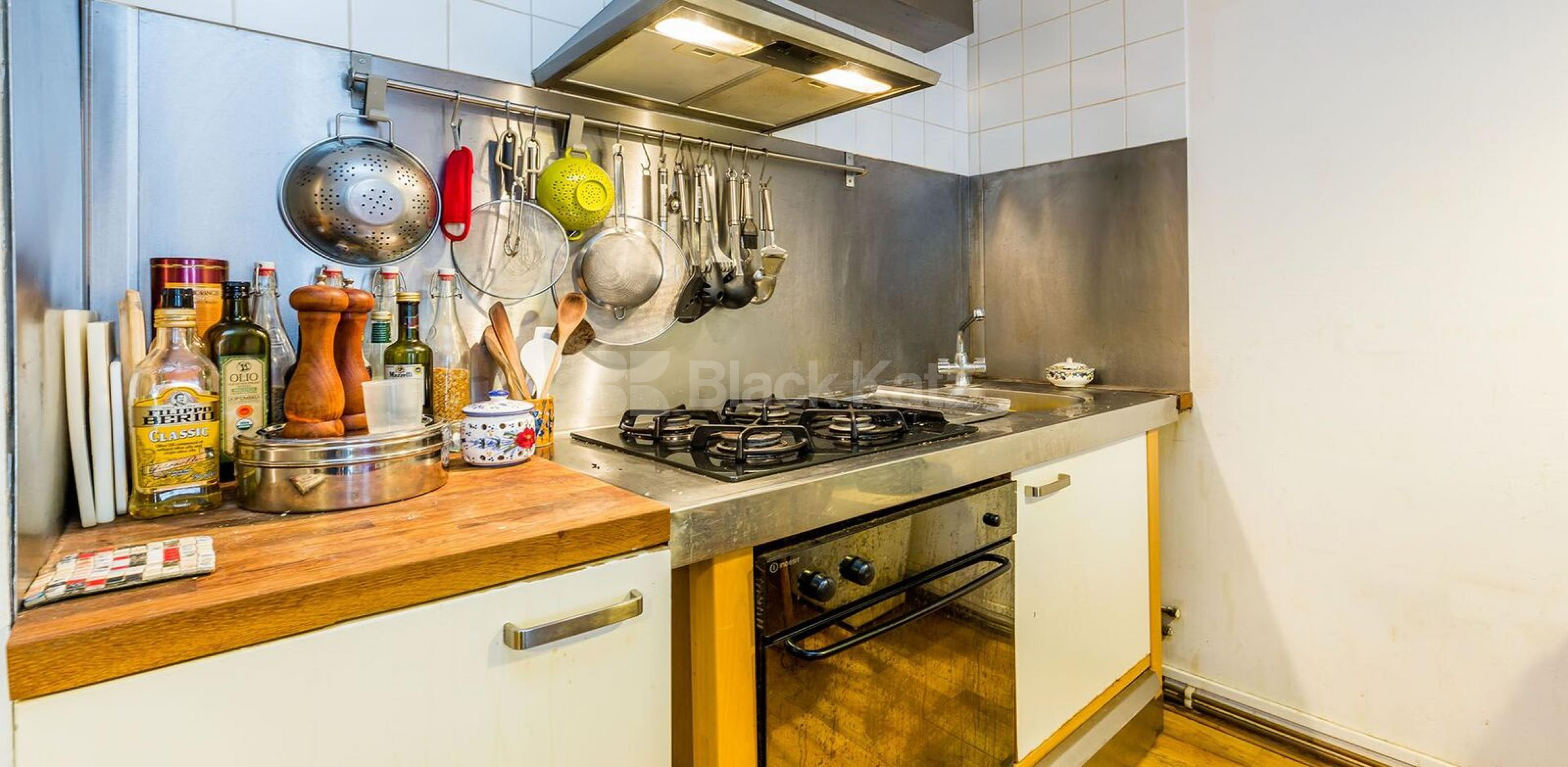 			New Instruction, 1 Bedroom, 1 bath, 1 reception Flat			 City Road, ANGEL EC1V