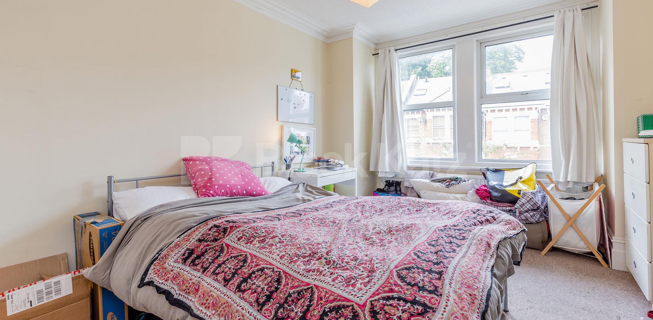 			Great Value For Money, 3 Bedroom, 1 bath, 1 reception Flat			 Edison Road, CROUCH END N8