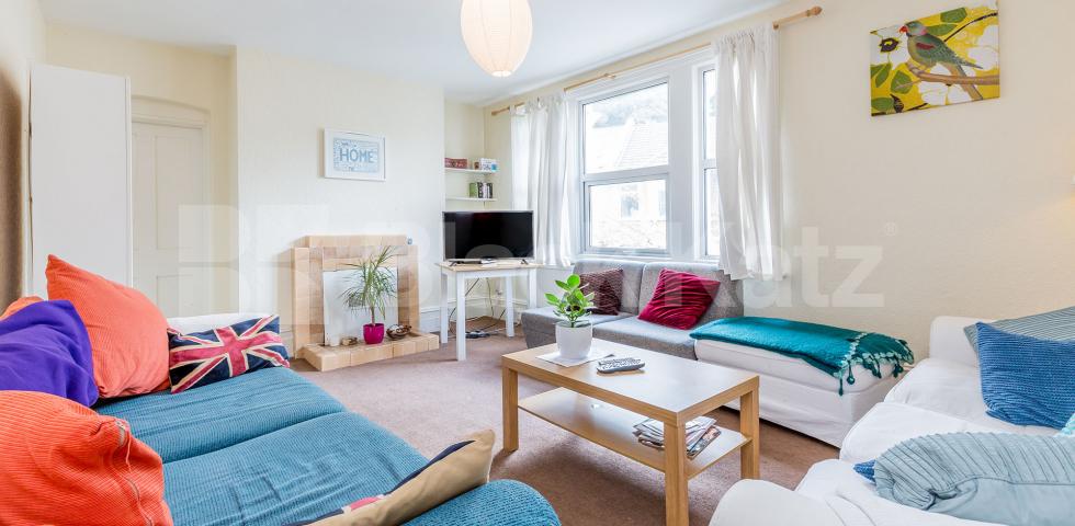 			Great Value For Money, 3 Bedroom, 1 bath, 1 reception Flat			 Edison Road, CROUCH END N8