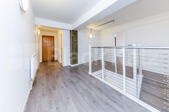 Stunning Live/Work split level 3 bedroom apartment locate in Haggerston Ability View - Kingsland Road, Haggerston
