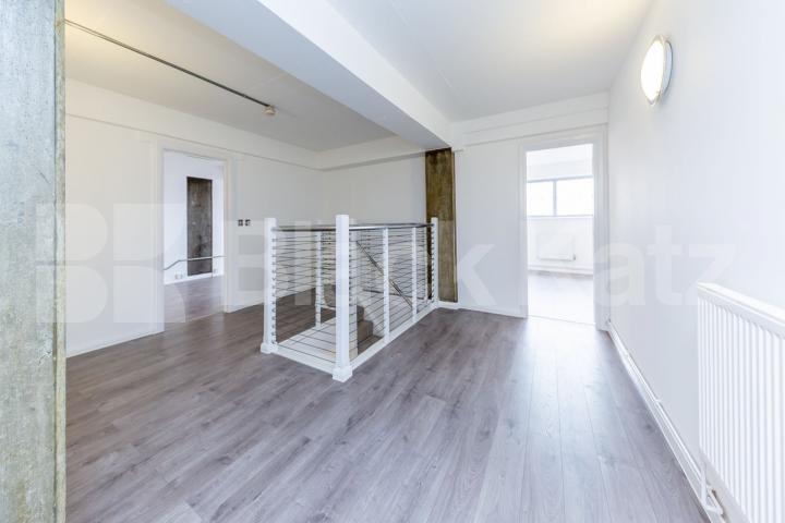 Stunning Live/Work split level 3 bedroom apartment locate in Haggerston Ability View - Kingsland Road, Haggerston