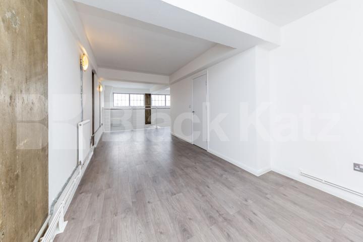 Stunning Live/Work split level 3 bedroom apartment locate in Haggerston Ability View - Kingsland Road, Haggerston