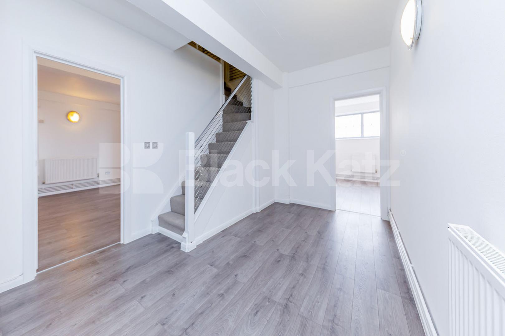 Stunning Live/Work split level 3 bedroom apartment locate in Haggerston Ability View - Kingsland Road, Haggerston