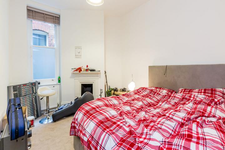 Modern 2 double bedroom property with open plan lounge with breakfast bar island Fortis Green Road, Muswell Hill