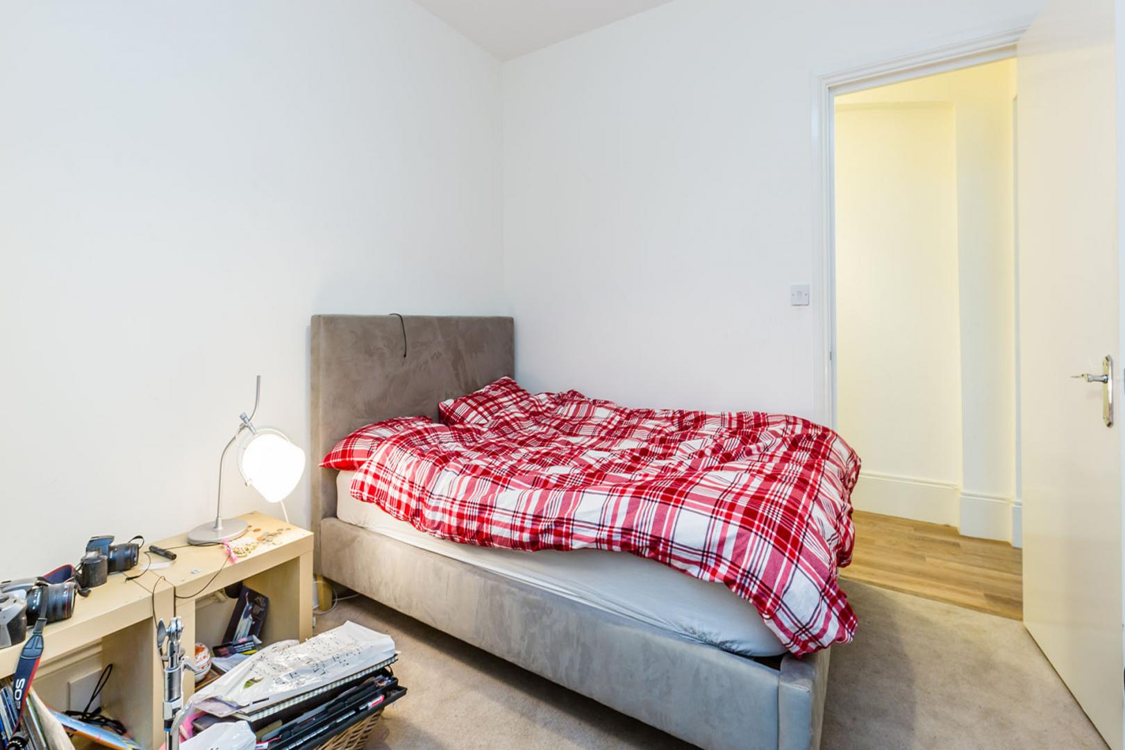 Modern 2 double bedroom property with open plan lounge with breakfast bar island Fortis Green Road, Muswell Hill