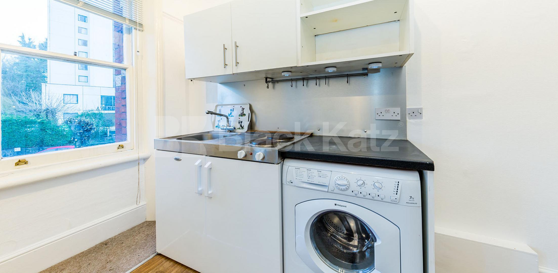 			Fantastic Studio !, Studio Apartment, 1 bath, 1 reception Studio			 Avenue Road, Highgate