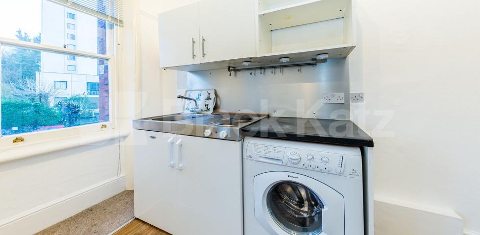 			Fantastic Studio !, Studio Apartment, 1 bath, 1 reception Studio			 Avenue Road, Highgate
