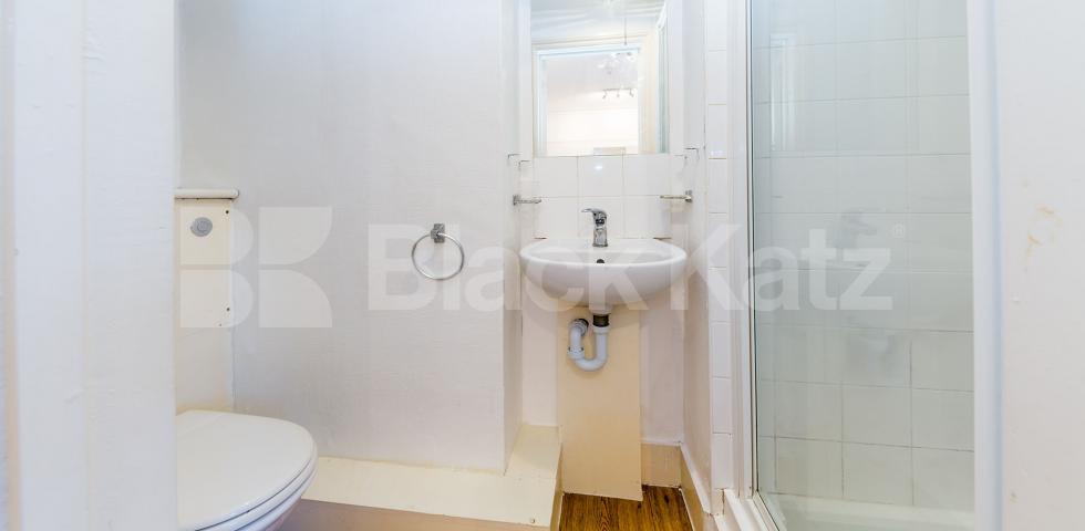 			Fantastic Studio !, Studio Apartment, 1 bath, 1 reception Studio			 Avenue Road, Highgate