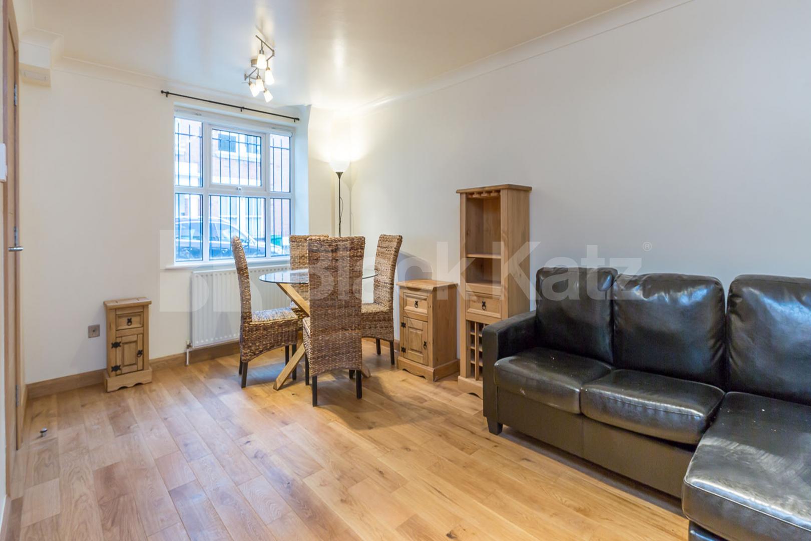 modern and spacious close to zone 2 underground Station  Hargrave Road, Archway