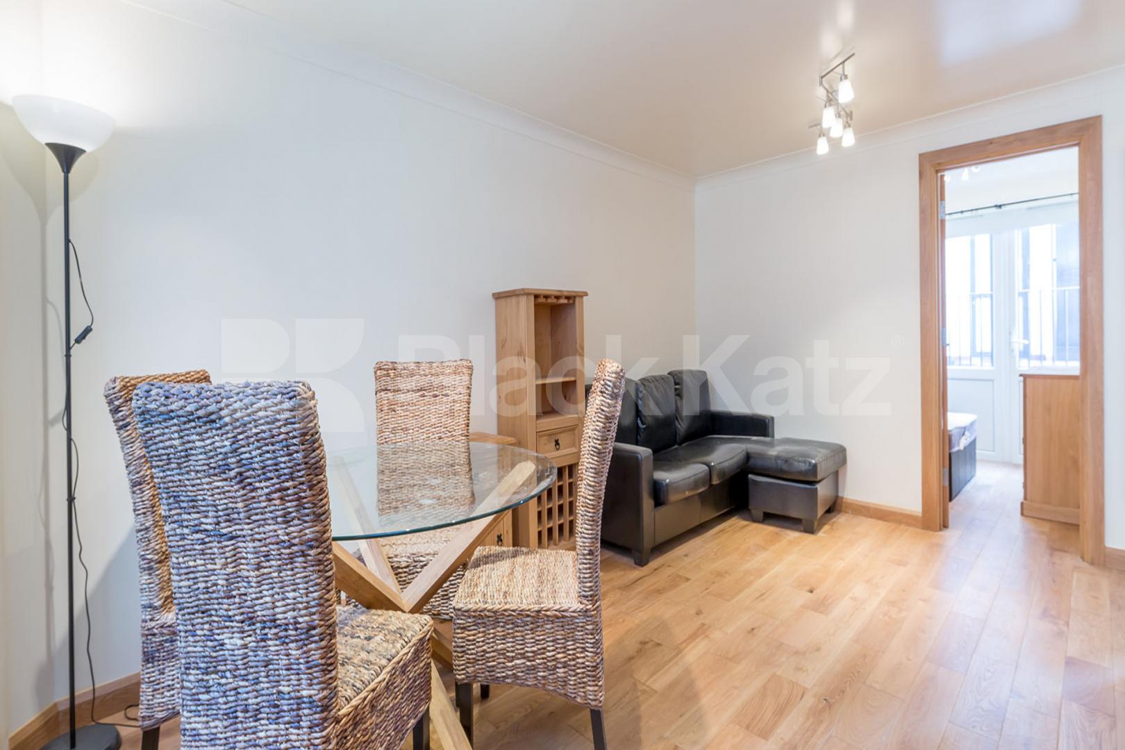 modern and spacious close to zone 2 underground Station  Hargrave Road, Archway