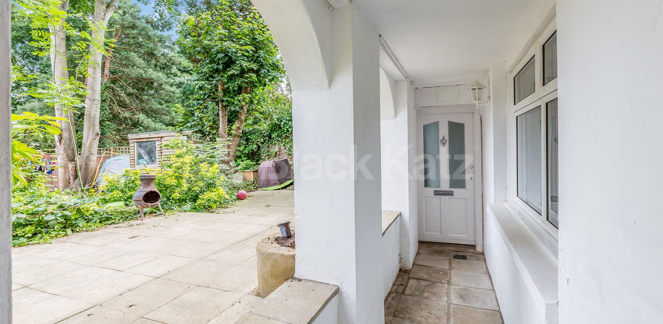 			Fantastic New Instruction !, 2 Bedroom, 1 bath, 1 reception Apartment			 Hadley Highstone, Barnet