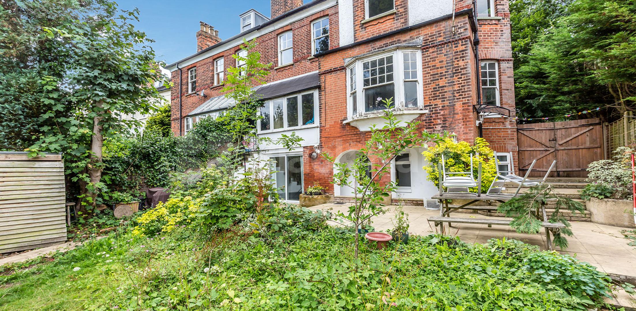 			Fantastic New Instruction !, 2 Bedroom, 1 bath, 1 reception Apartment			 Hadley Highstone, Barnet