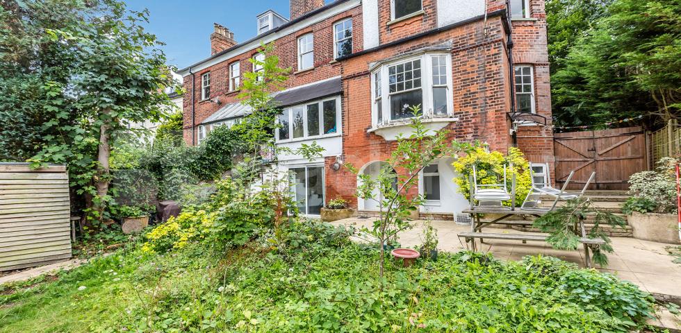 			Fantastic New Instruction !, 2 Bedroom, 1 bath, 1 reception Apartment			 Hadley Highstone, Barnet