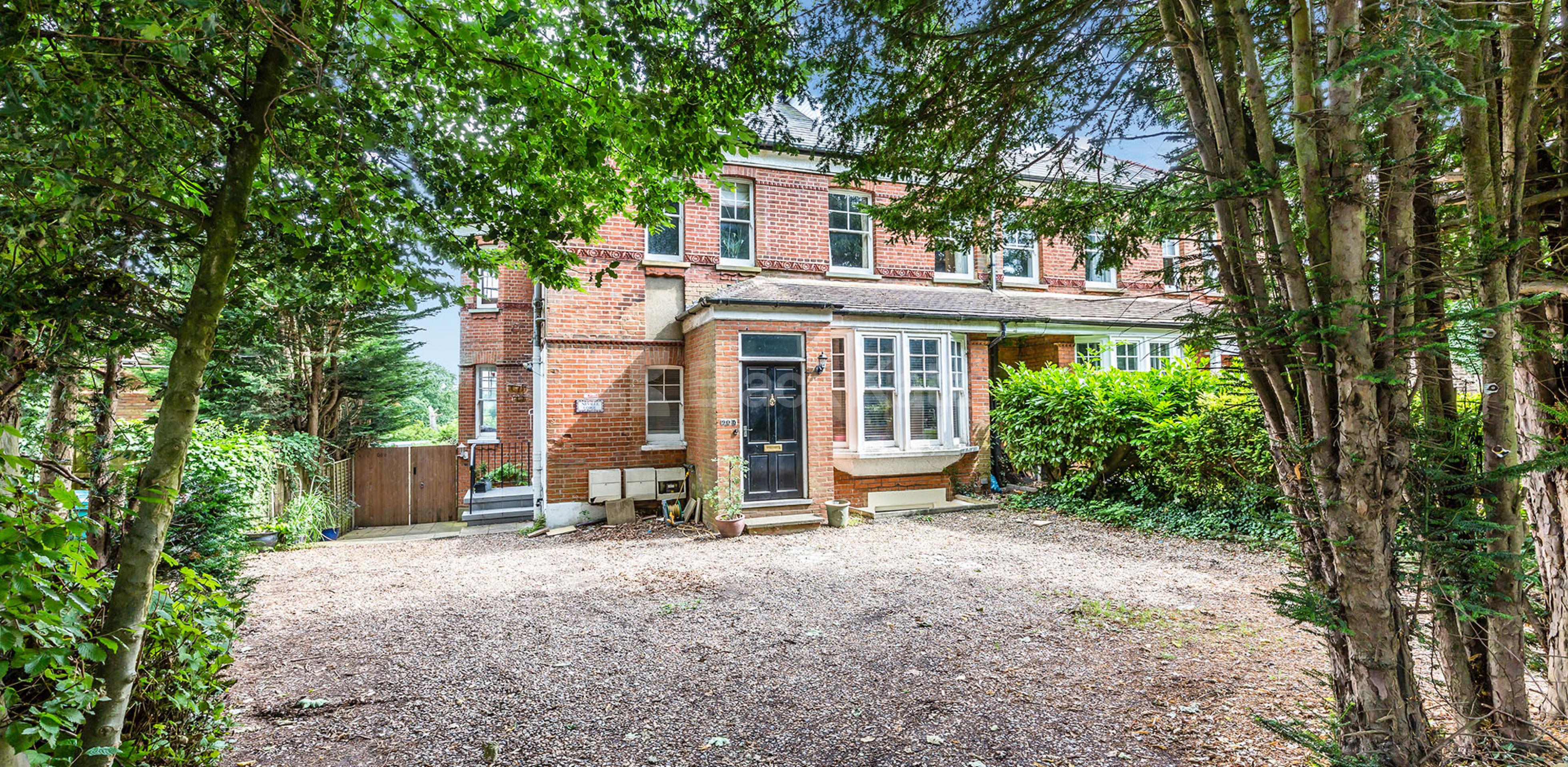 			Fantastic New Instruction !, 2 Bedroom, 1 bath, 1 reception Apartment			 Hadley Highstone, Barnet EN5