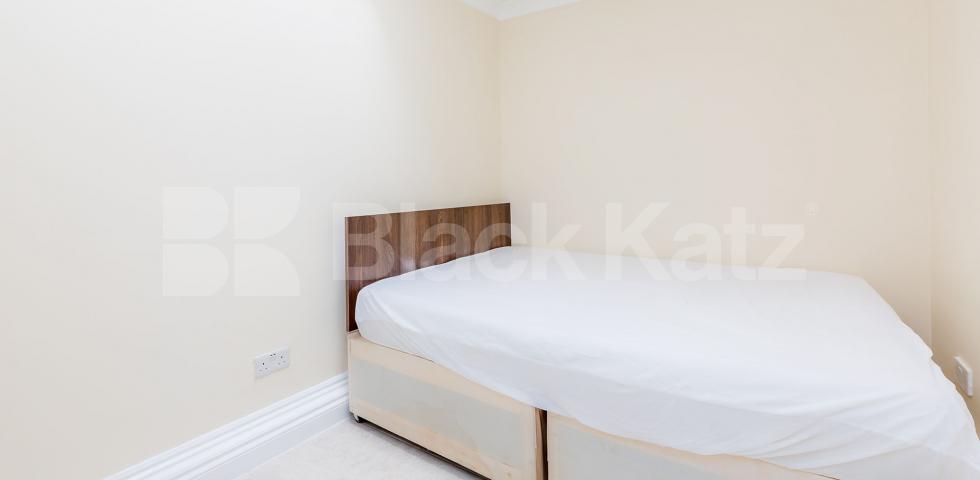 			Two Bedroom Mews Property !, 2 Bedroom, 1 bath, 1 reception Flat			 Fairfax Mews, Turnpike Lane