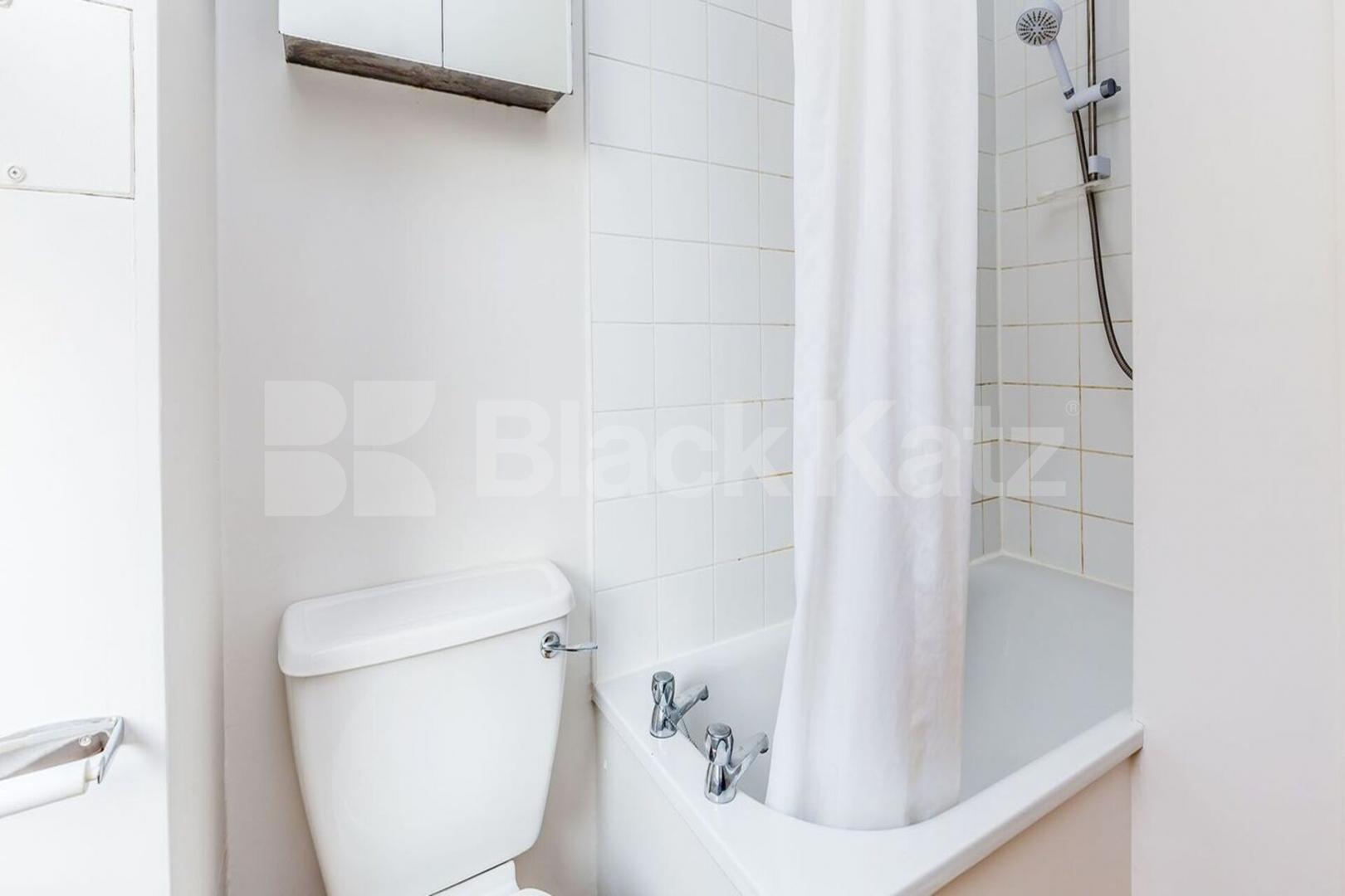 fantasticly located 2 bedroom property within an old pup conversion  Rawstorne Street  , Angel / Clerkenwell