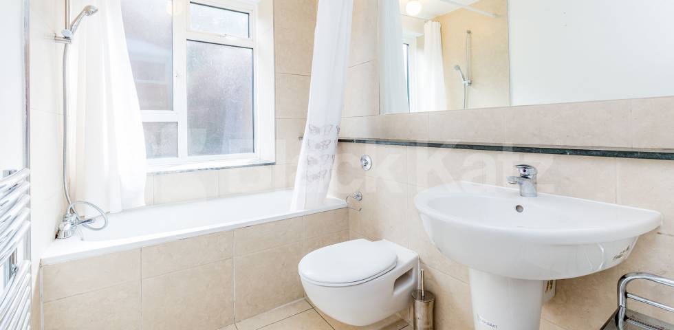 A beautiful one bedroom property located in a private purpose built development  Muswell Hill, Muswell Hill 