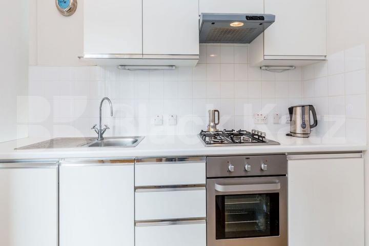 fantasticly located 2 bedroom property within an old pup conversion  Rawstorne Street  , Angel / Clerkenwell