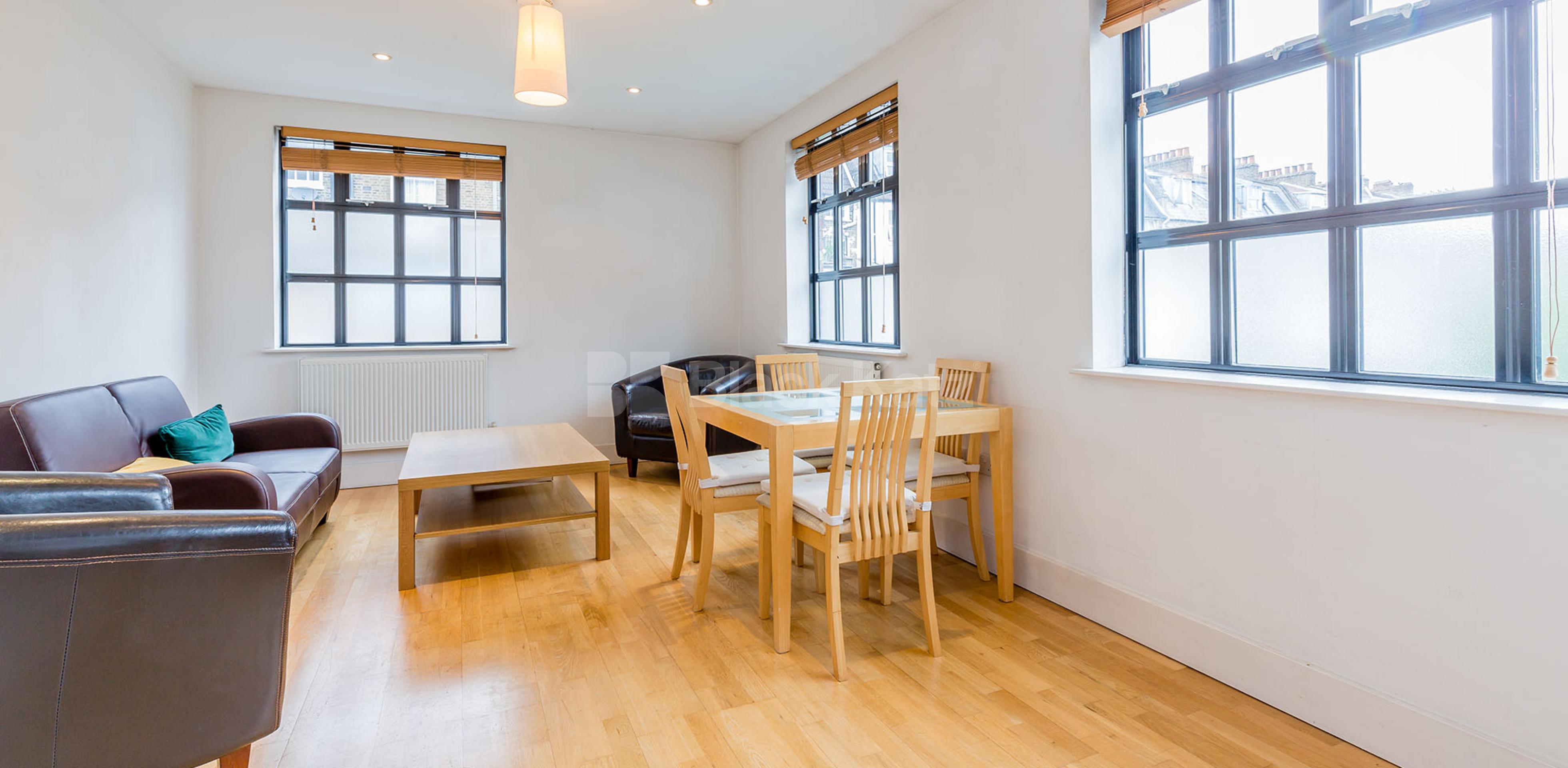 			AMAZING LARGE SPLIT LEVEL TWO BED!, 2 Bedroom, 1 bath, 1 reception Flat			 Hertslet Road, HOLLOWAY N7