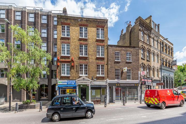 A lovely cosy one bedroom flat on the 1st floor in a small private block Kings Cross Road, Kings Cross