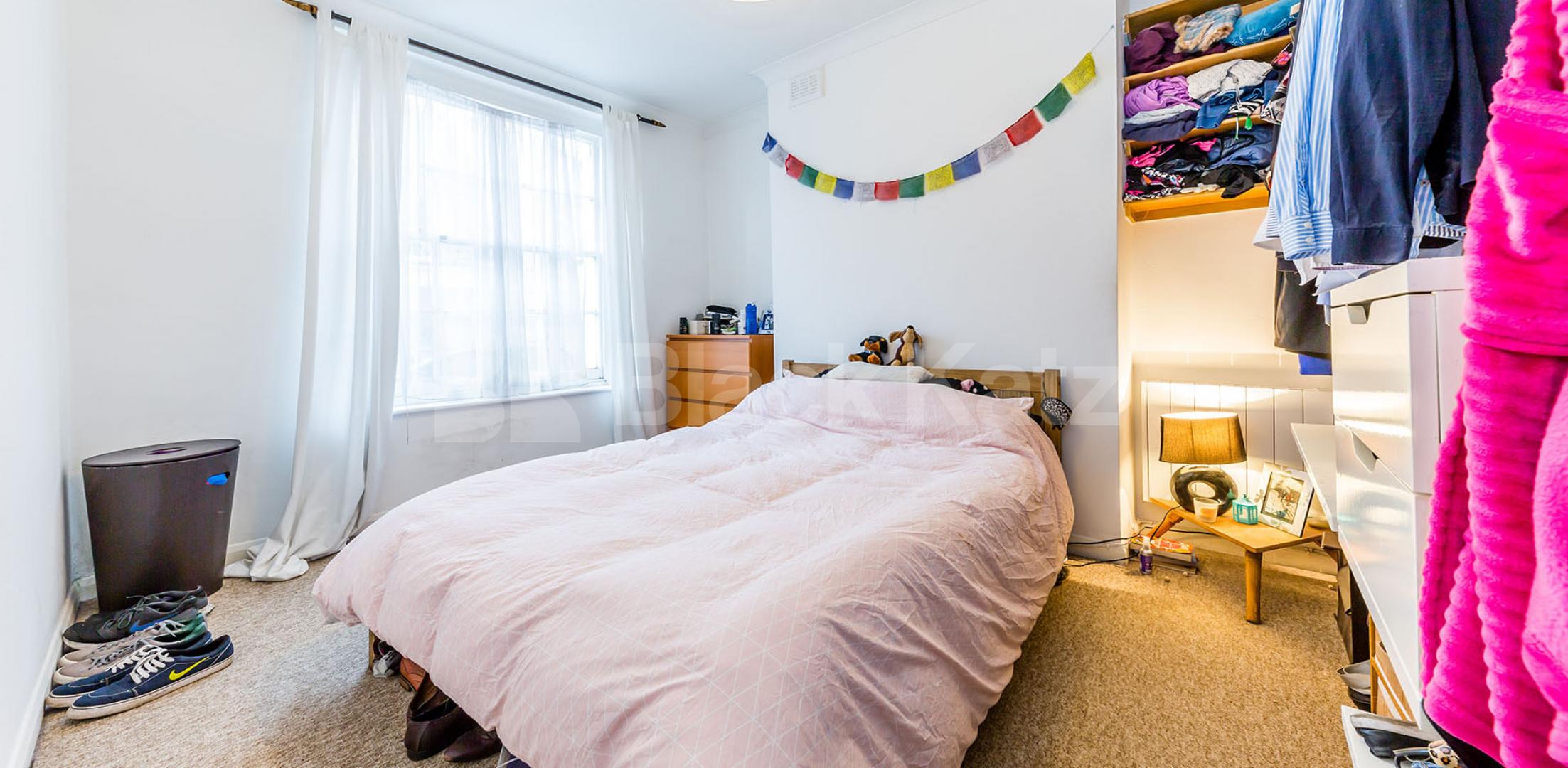 			1 Bedroom, 1 bath, 1 reception Flat			 St. Peters Street, ISLINGTON N1