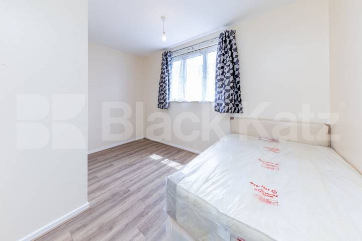 Spacious 3 Bedroom Home with Modern Interiors on Corporation Road N7 Corporation Street , Caledonian Road
