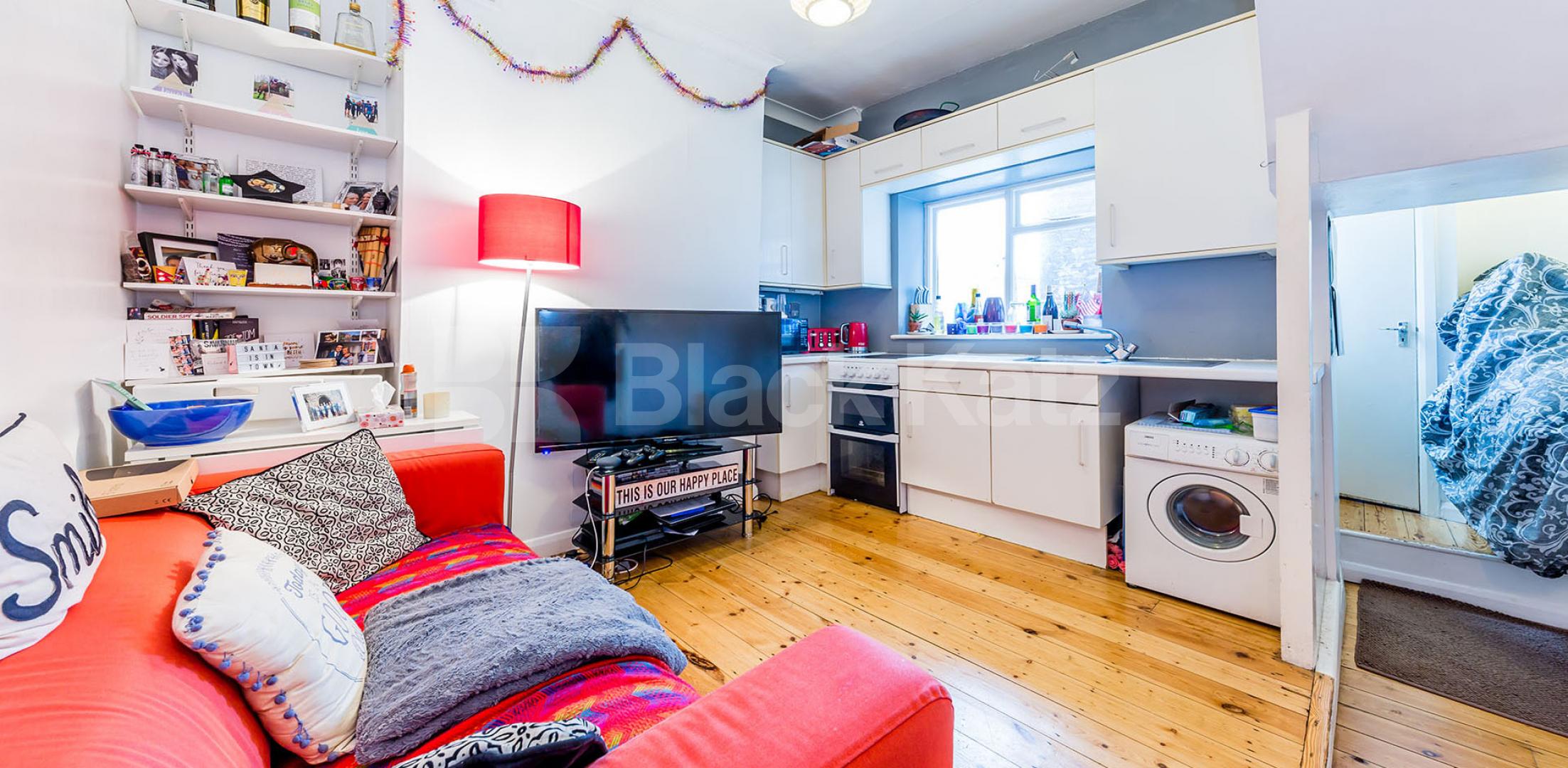 			1 Bedroom, 1 bath, 1 reception Flat			 St. Peters Street, ISLINGTON N1