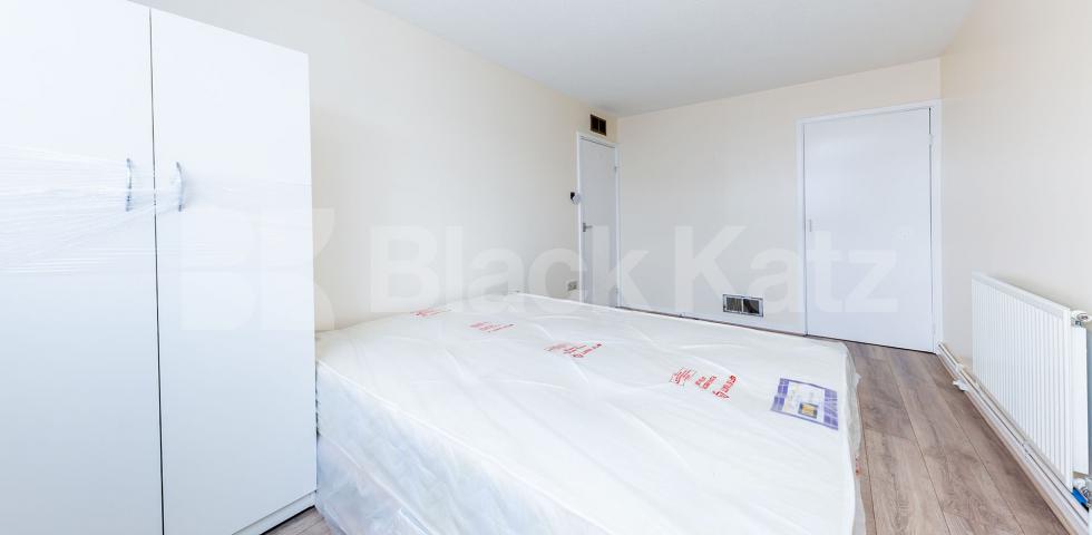 			GOOD FOR 3 SHARERS!, 2 Bedroom, 1 bath, 1 reception Maisonette			 Corporation Street , CALEDONIAN ROAD