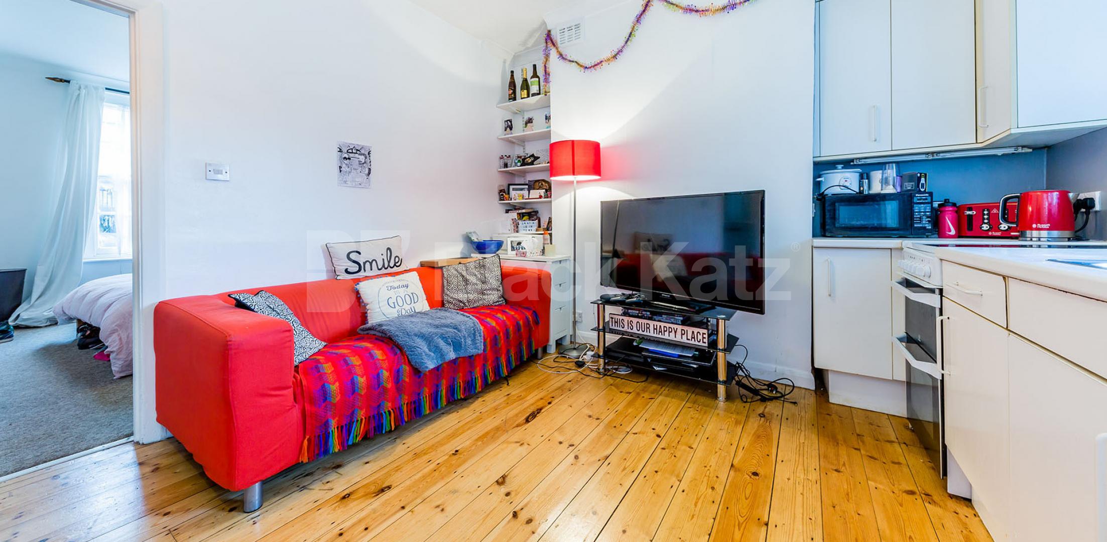 			1 Bedroom, 1 bath, 1 reception Flat			 St. Peters Street, ISLINGTON N1
