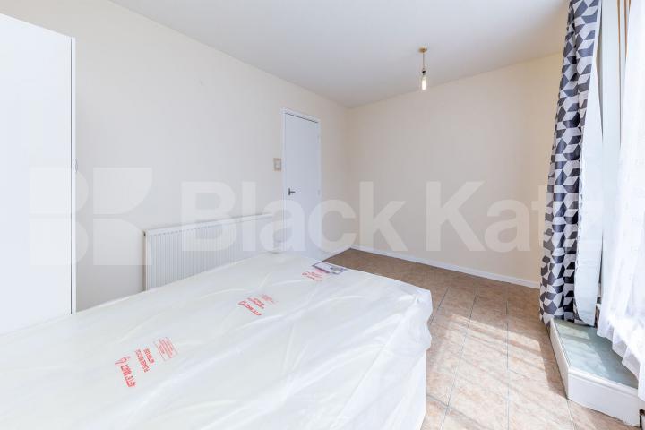 Spacious 3 Bedroom Home with Modern Interiors on Corporation Road N7 Corporation Street , Caledonian Road