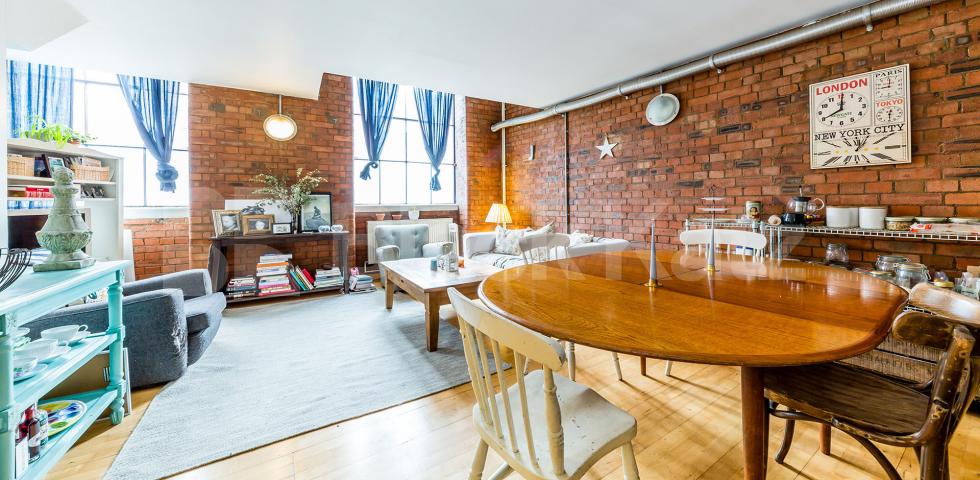 			SPACIOUS WAREHOUSE CONVERSION, 1 Bedroom, 1 bath, 1 reception Flat			 Dove Road, ISLINGTON/CANONBURY N1