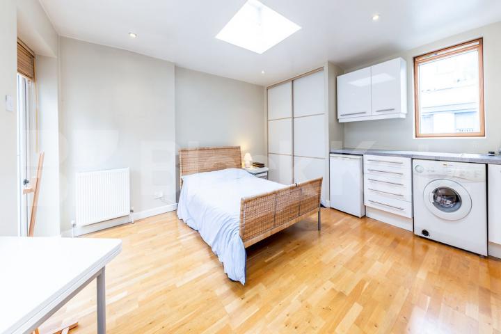 Top floor Studio in a Zone 1 Location Minutes to Old street Station  Westland Place, Old Street