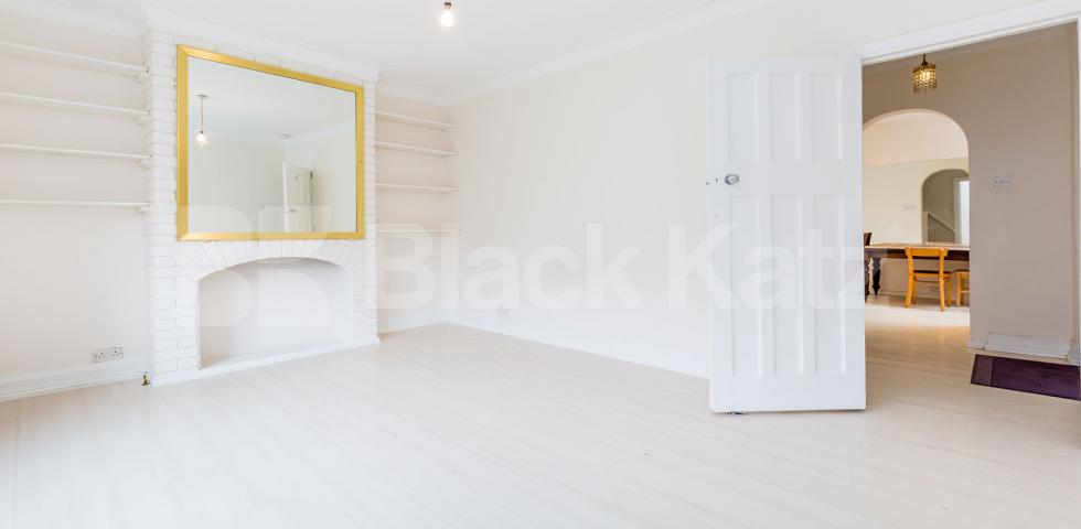 			Beautiful House On Quiet Road ! , 3 Bedroom, 1 bath, 1 reception House			 Bedford Road, East Finchley