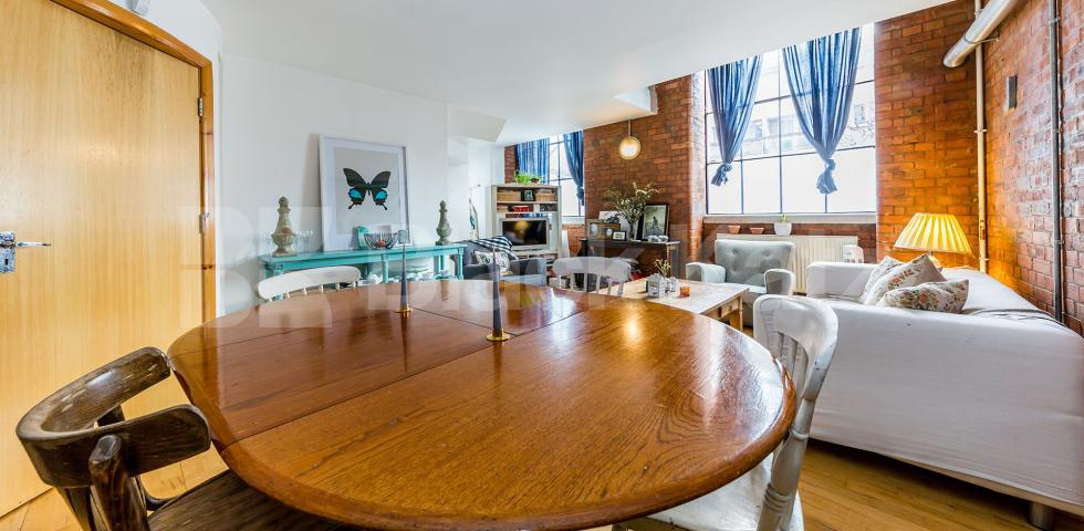 			SPACIOUS WAREHOUSE CONVERSION, 1 Bedroom, 1 bath, 1 reception Flat			 Dove Road, ISLINGTON/CANONBURY N1