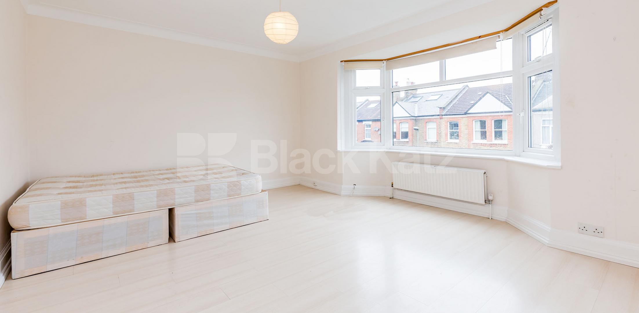 			Beautiful House On Quiet Road ! , 3 Bedroom, 1 bath, 1 reception House			 Bedford Road, East Finchley